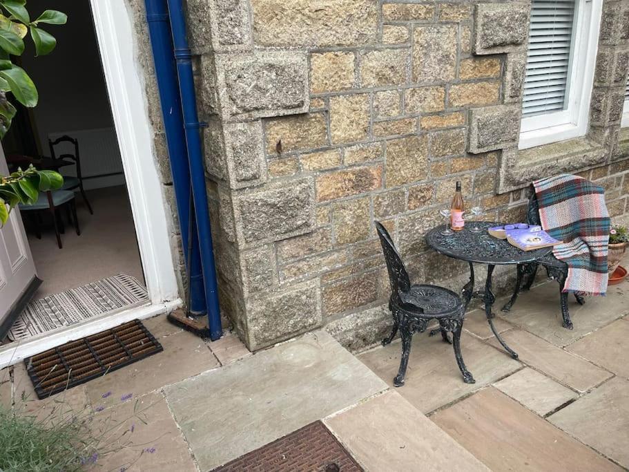 Lovely 1 Bed Flat In Victorian House 300M Seafront 펜젠스 외부 사진