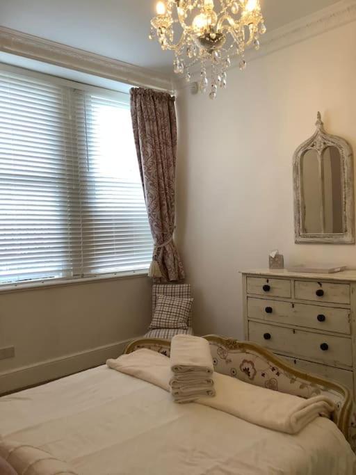 Lovely 1 Bed Flat In Victorian House 300M Seafront 펜젠스 외부 사진